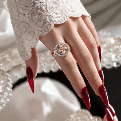 Avera Paris™ Witch Knot Ring