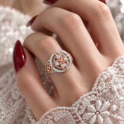 Avera Paris™ Witch Knot Ring